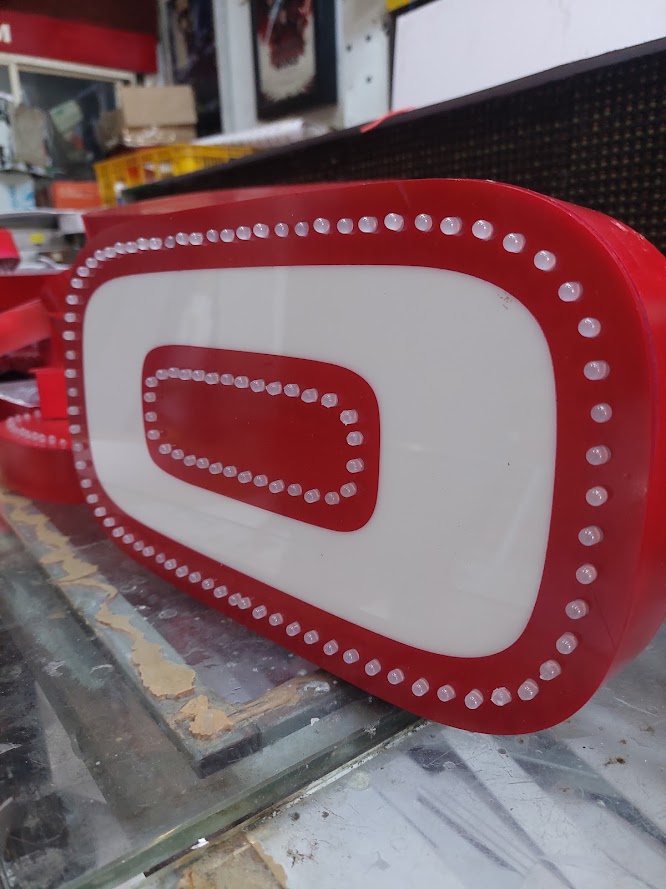 ✨ Chữ Nổi Mica Viền Đèn LED Ruồi – Nâng Tầm Thương Hiệu Với Hiệu Ứng Ánh Sáng Ấn Tượng