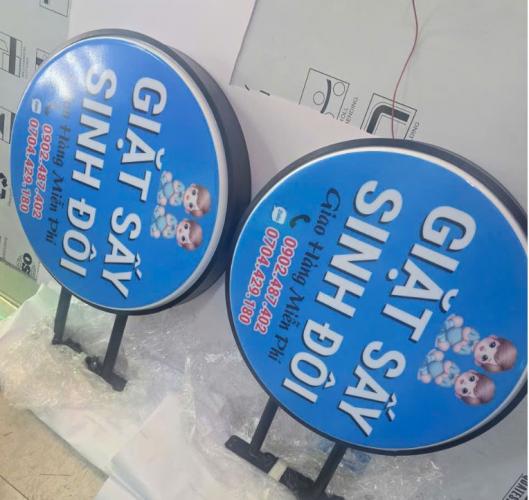 Hộp đèn mica hút nổi