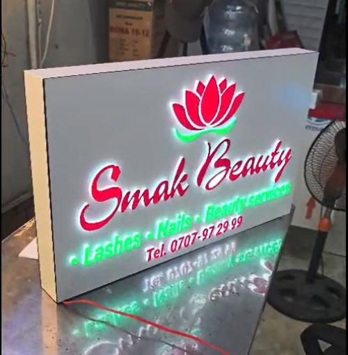 Hộp đèn chữ mica sáng mặt và hông – Giải pháp biển hiệu nổi bật, thu hút mọi ánh... - Quảng Cáo Ad Shop