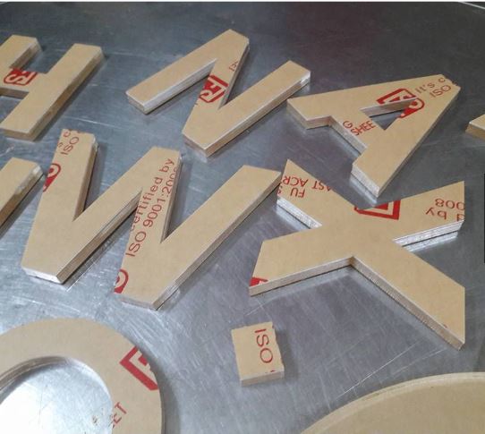 Cắt chữ mica 2ly, Dùng làm chữ nổi hoặc dán trược tiếp lên bảng hiệu... - 3D Quảng Cáo CN3