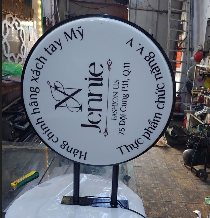 Hộp đèn mica hút nổi tròn dán decal