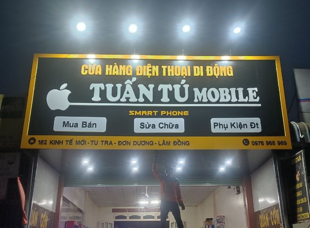 bảng hiệu alu chiếu sáng bằng đèn pha, nội dung chữ mica không đèn, Làm bảng hiệ... - 3D Quảng Cáo CN3