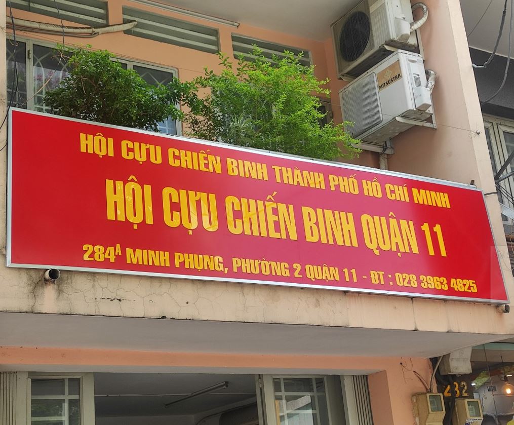 Bảng hiệu alu, nội dung chứ mica cắt dán, Nền bảng hiệu alu đỏ, nội dung chữ là ... - 3D Quảng Cáo