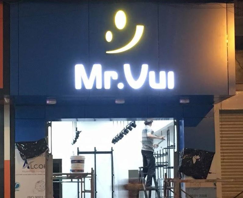 Bảng hiệu alu, nội dung chữ mica có đèn