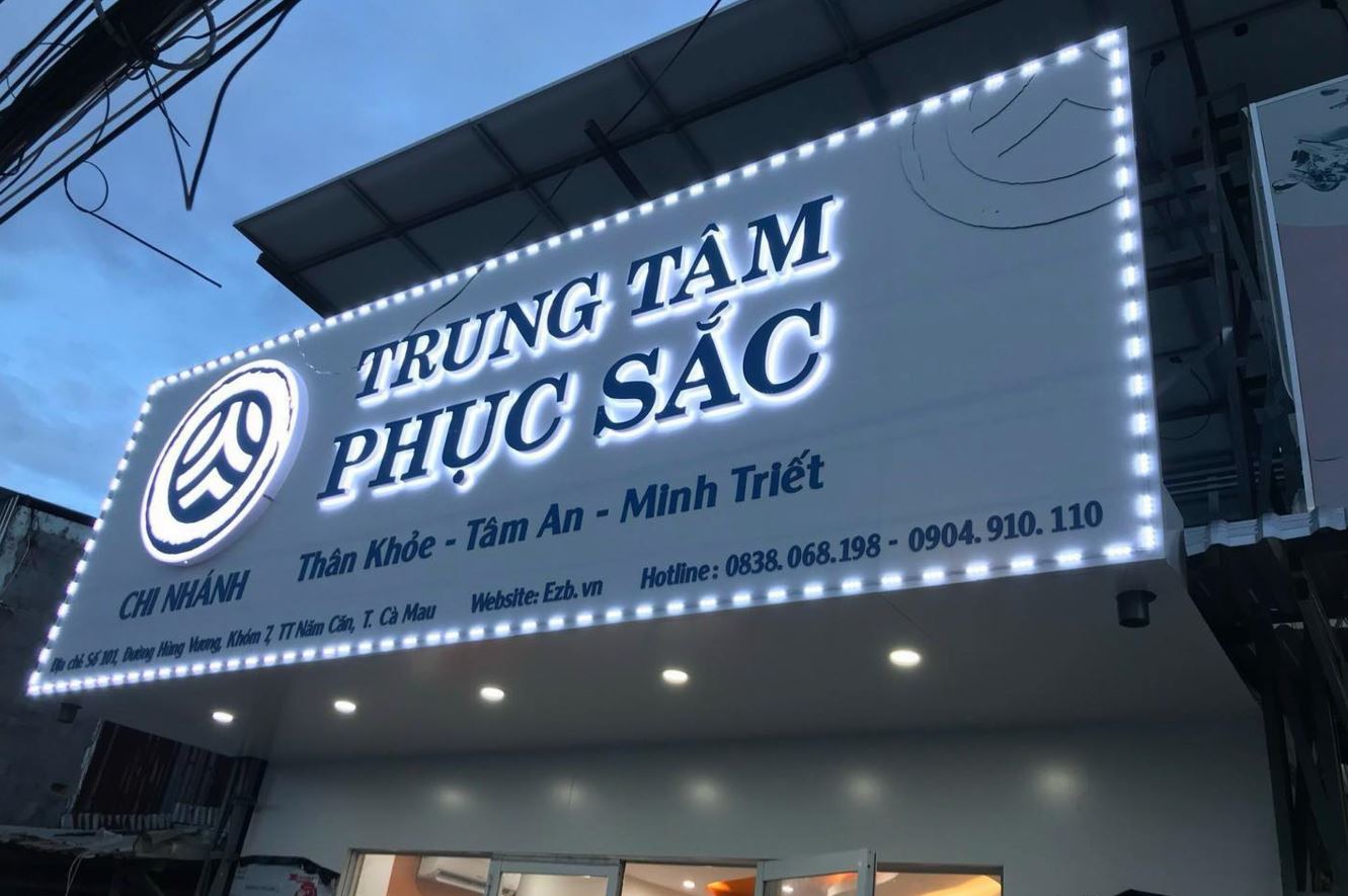 Bảng Hiệu Có Viền LED – Chữ Alu Sáng Chân Ấn Tượng