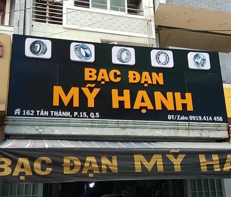 bảng hiệu nền alu chữ mica, Chất liệu nền bảng hiệu bằng alu, nội dung chính là ... - Quảng Cáo Sồi Ký