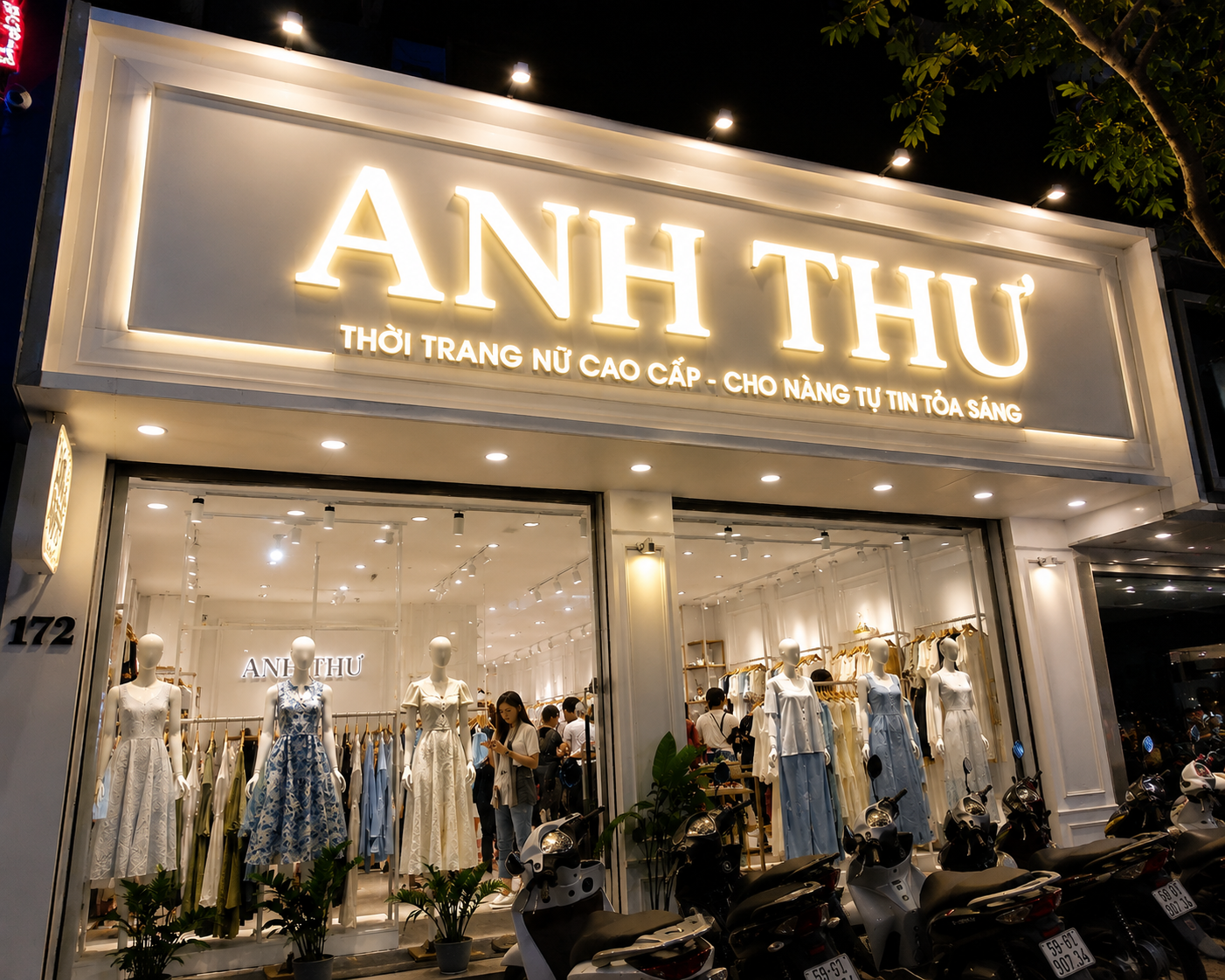 Bảng Hiệu Shop Thời Trang - Mica Đèn Sáng Mặt Cao Cấp Cho Thương Hiệu