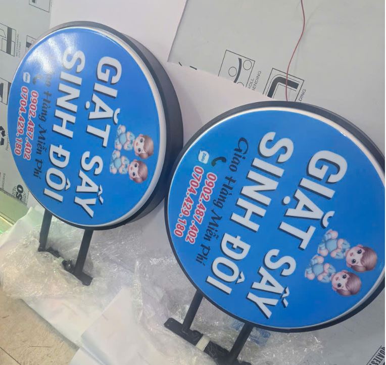 Bảng hiệu tiệm giặt đồ hộp đèn mica hút nổi – Giải pháp thu hút khách hàng hiệu ... - Quảng Cáo Ad Shop