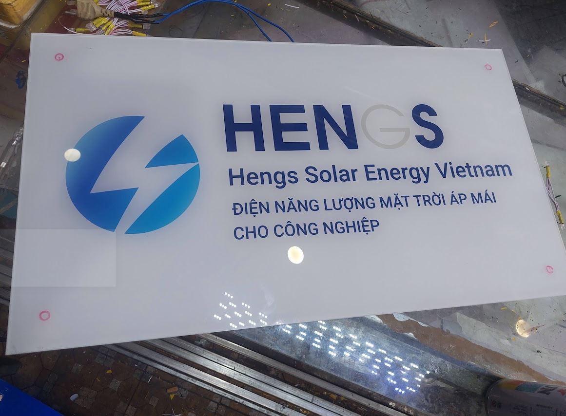 bảng logo in UV lên mica trong 5li, bảng tên logo công ty được làm bằng chất liệ... - 3D Quảng Cáo CN3