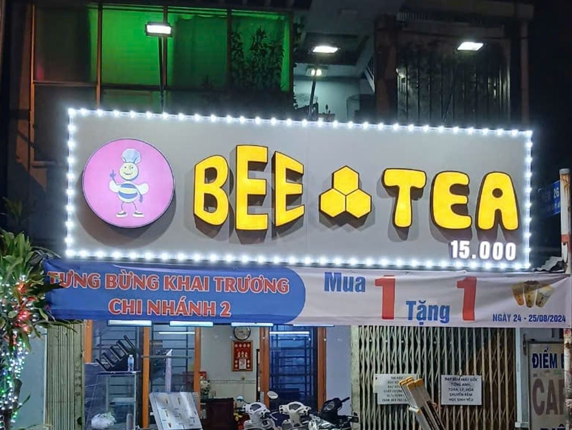 bảng quảng cáo có led viền và đèn pha siêu sáng giá rẻ, bảng quảng cáo nền alu t... - Quảng Cáo Ad Shop