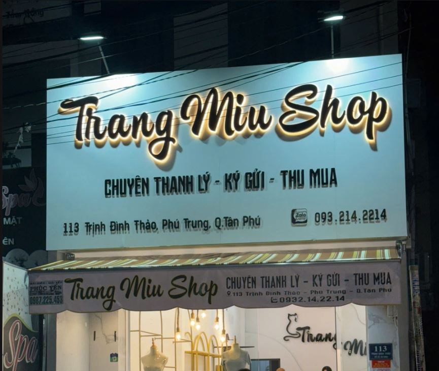 bảng quảng cáo nền trắng, chữ mica đen đèn sáng hông sang trọng, bảng hiệu shop ... - Quảng Cáo Ad Shop