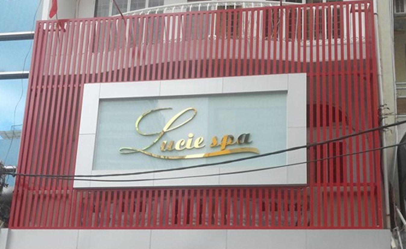 biển hiệu khung sắt, nội dung chữ alu gương đơn giản giá rẻ