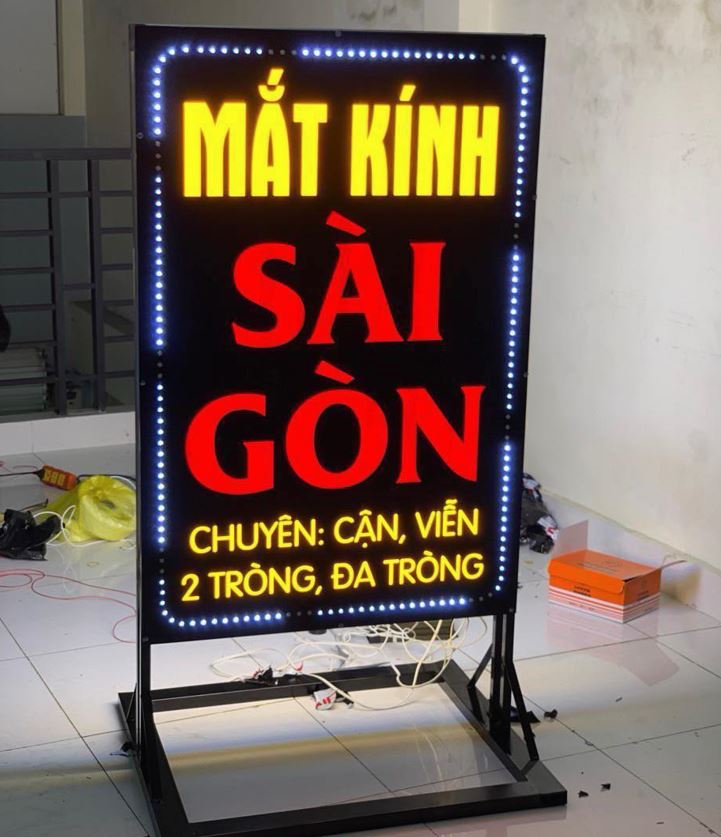biển quảng cáo có chân đứng, nội dung chữ mica có đèn, biển quảng cáo là hộp đèn... - Quảng Cáo Ad Shop