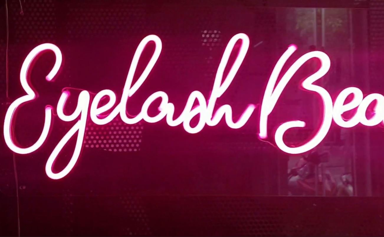 Chữ đèn led neon màu trắng, Chữ Đ&egrave;n LED Neon Trắng &ndash; Tối Giản M&agr... - Quảng Cáo Ad Shop