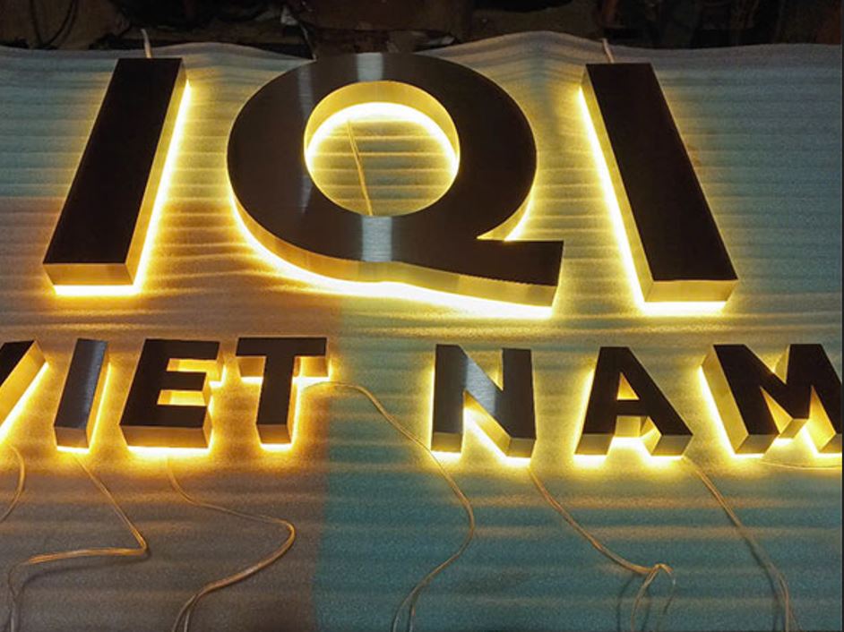 chữ inox xước đèn sáng chân - giá rẻ, ✨ Chữ Inox Xước Đ&egrave;n S&aacute;ng Ch&... - Quảng Cáo Ad Shop