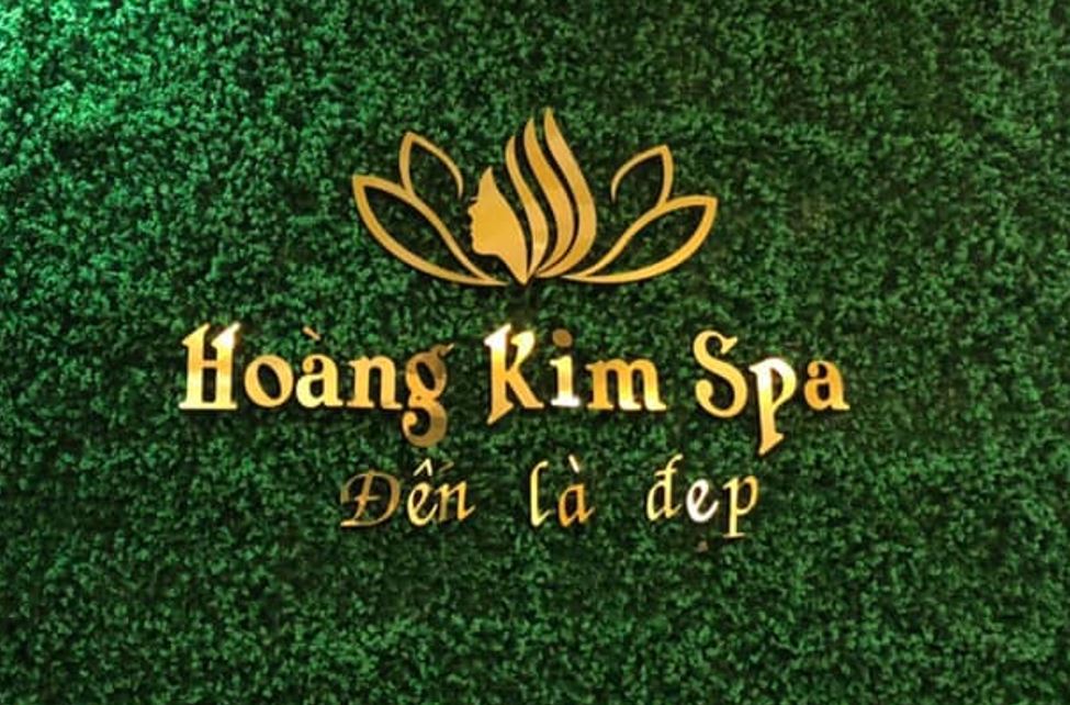 Chữ logo alu gương nổi khối có đèn sáng chân, nền cỏ nhân tạo, Bộ logo chữ alu g... - 3D Quảng Cáo CN3