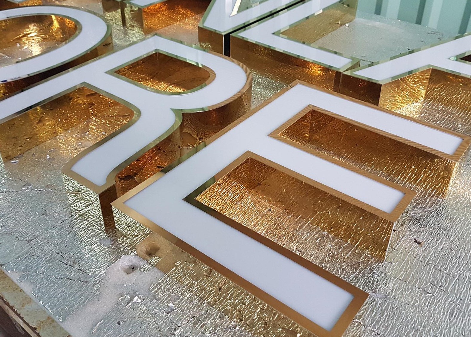 Chữ nổi khối inox mặt mica, Chữ Nổi Khối Inox Mặt Mica &ndash; Giải Ph&aacute;p ... - 3D Quảng Cáo CN3