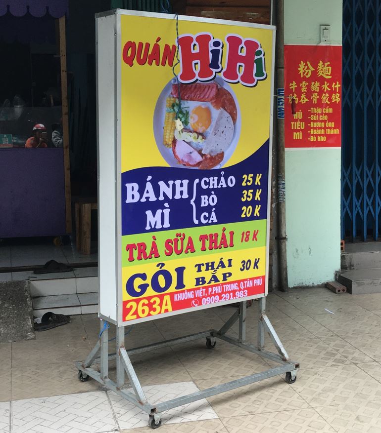 hộp đèn đứng bạt hiflex, 2 mặt chân có bánh xe,  giá rẻ