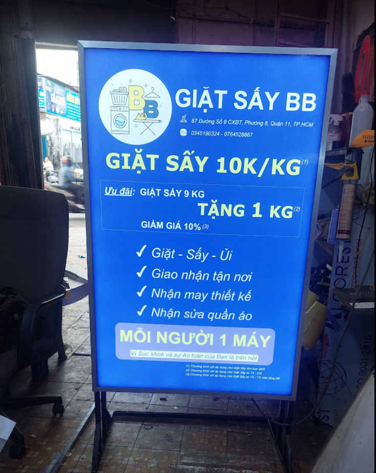 Hộp Đèn LED Mặt Mica Dán Decal Có Chân Đứng – Giải Pháp Quảng Cáo Hiện Đại, Tiết Kiệm