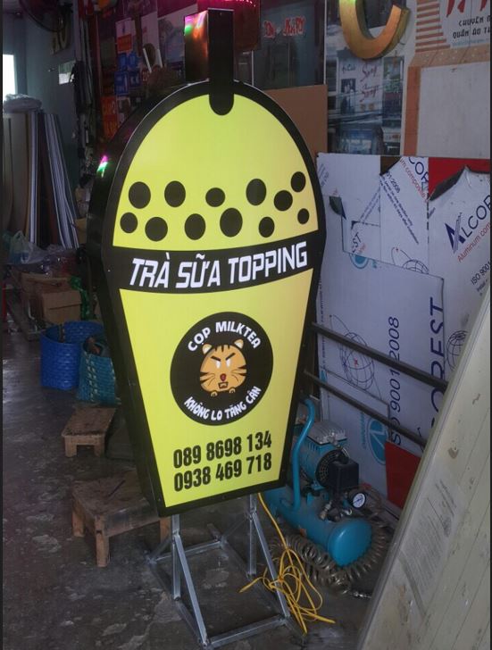 Hộp đèn mica dán decal - cắt theo hình - có chân