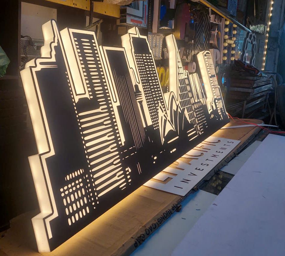 hộp đèn mô hình toàn nhà đẹp, nội dung in UV sang trọng