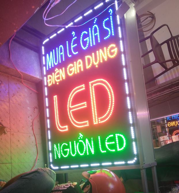 Hộp đèn vẫy led ruồi siêu nổi, Hộp đèn bằng chất liêu alu ốp viền nhôm. Nội dung... - 3D Quảng Cáo CN3