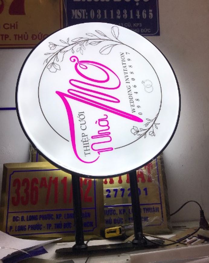 hộp đèn vẫy tròn mica hút nổi giá rẻ, làm hộp đèn vẫy chất liệu mica hút nổi, nộ... - Quảng Cáo Ad Shop