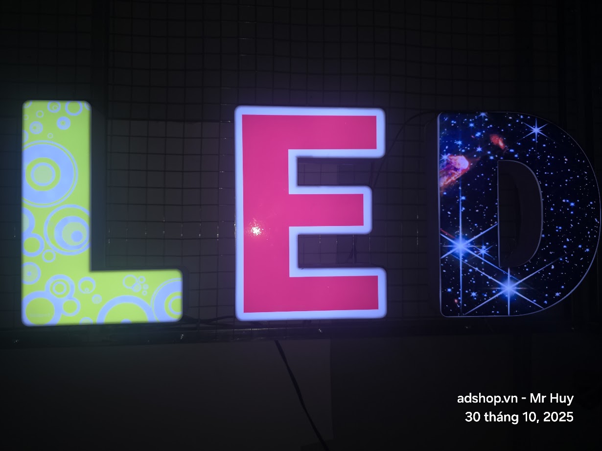 Logo Chữ Nổi Mica Đèn LED Sáng Mặt – Đẳng Cấp Thương Hiệu, Nổi Bật Mọi Không Gia... - Quảng Cáo Ad Shop