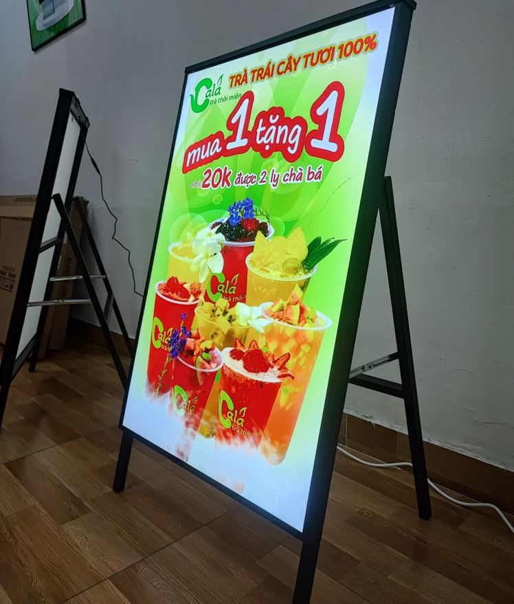 tranh điện có chân đứng,  dễ đổi nội dung giá rẻ, tranh điện làm từ hộp đèn mica... - Quảng Cáo Ad Shop